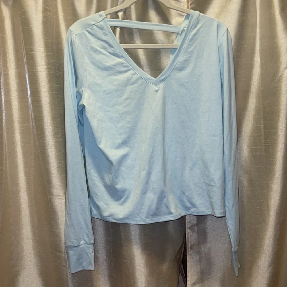 Tops - Picture 3 of 7